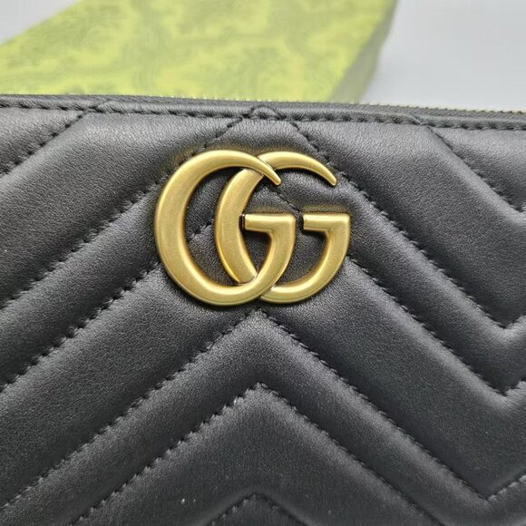 Gucci Marmont Black Wallet with Gold GG Hardware - Picture 4 of 9